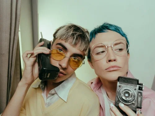 Rüyada Birinin İsmini Karalamak: Gizli Vedalar