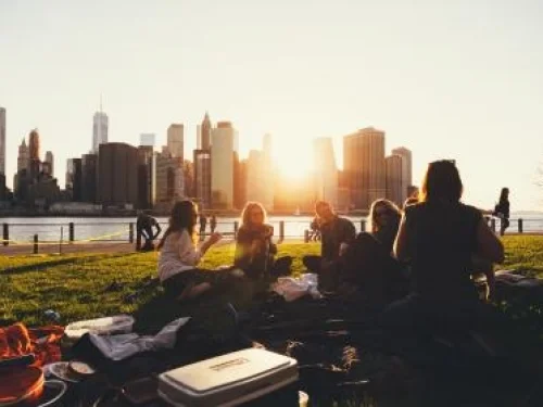 Rüyada Boş Kaplar Doluyor: Hayatınızdaki Büyük Dönüşümün İşareti