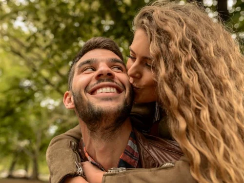 Rüyada Gelinlikle Kaçış: Kader mi, Cesaret mi?