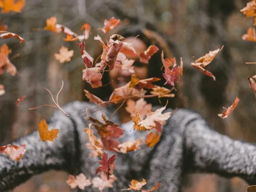 Rüyada Gemide Saklanmak: Gizlenen Benlik mi, Kaçış mı?