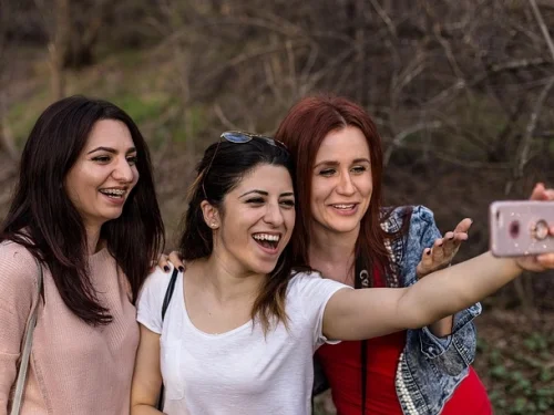 Rüyada Gümüş Bileklik Hediye Almak Ne Anlama Gelir?