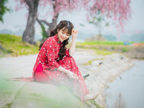 Rüyada İçki Masası: Gizemli Davetler ve Ruhsal Sırlar