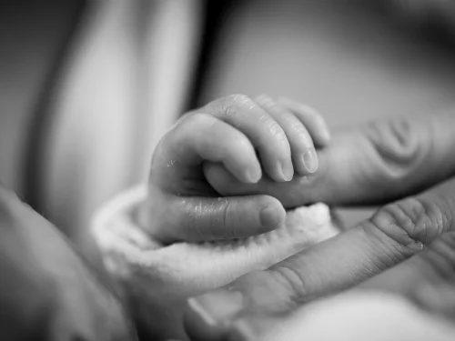 Rüyada Kefen Giyip Mezara Girmek: Yeniden Doğuşun Simgesi mi?