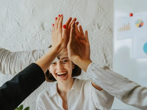 Rüyada Dişlerin Düşüyor mu? Bilinçaltının Gizemli Mesajı