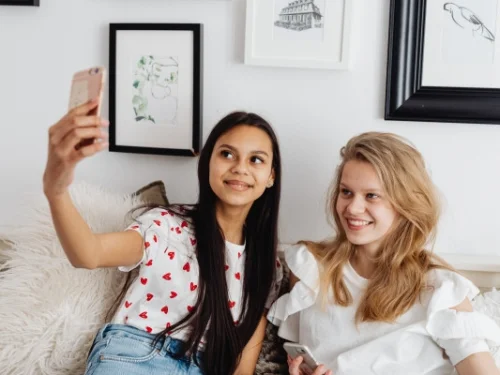 Rüyada Kırmızı Gül Budamak: Aşkın ve Tutkunun Yeniden Şekillenmesi