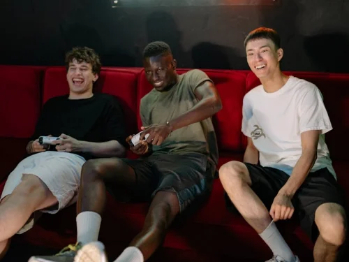 Okul Servisi Rüyası: Geçmişin Yankıları, Geleceğin Rotası