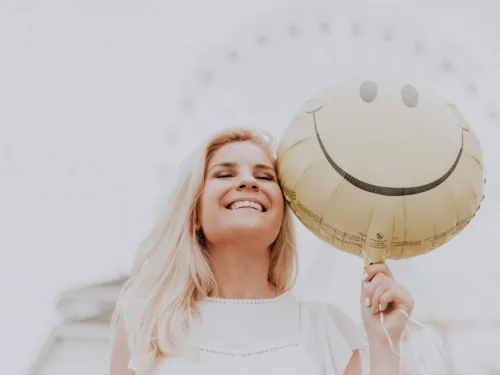 Rüyada Oyuncak Bebekle İlişki: Bilinçaltının Gizemli Mesajı