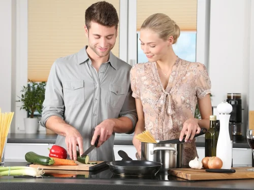 Rüyada Siyah Köpek Bağlamak: Korkulara Hükmetmek